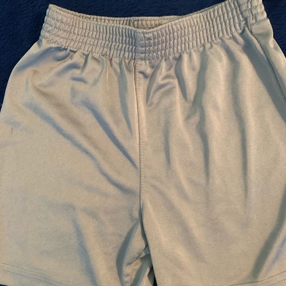 3 sizes 2T Oshkosh B’gosh & Children’s Place shorts - Picture 4 of 4